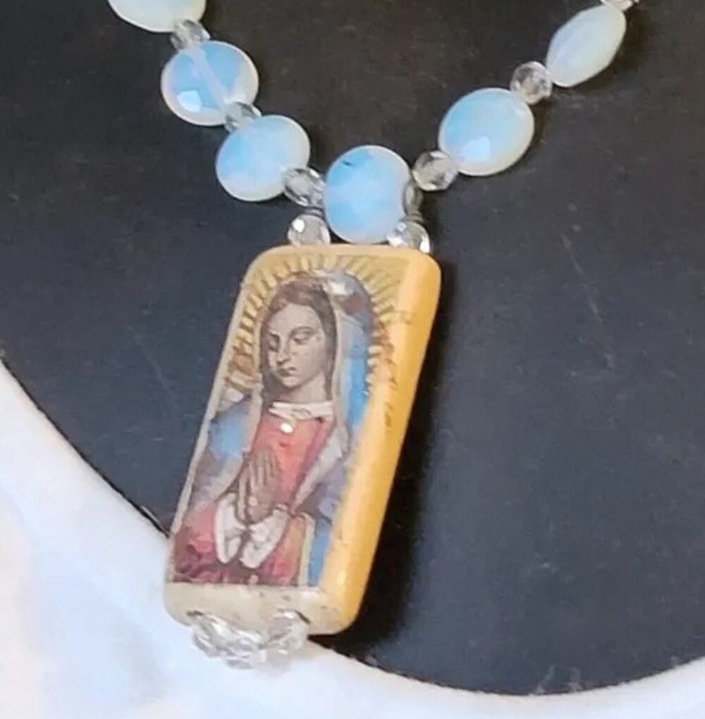 Madonna Beaded Necklace Milky Faceted Lucite Christian Religious Jewelry blu1-1
